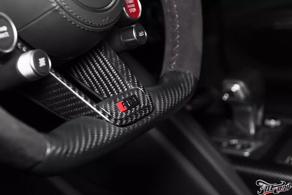 Audi R8. Ламинация и изготовление деталей из карбона - 2